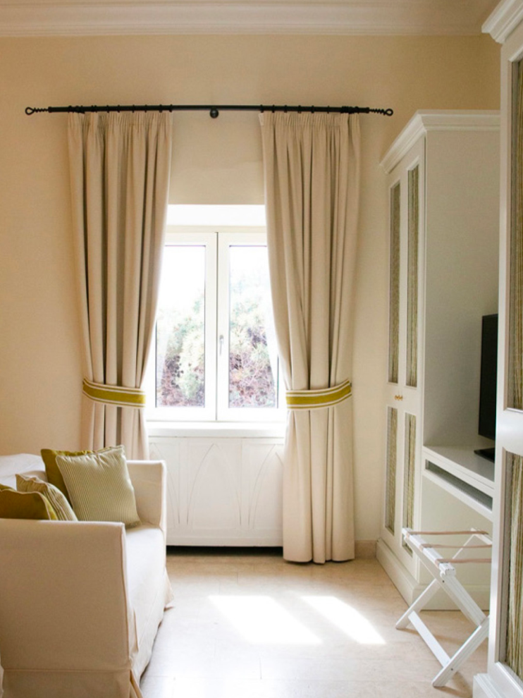 Les avantages des rideaux sur mesure pour sublimer votre intérieur